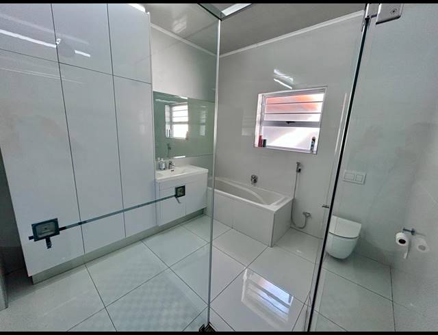 4 BEDROOM HOUSE FOR SALE IN CHURCHILL ESTATE